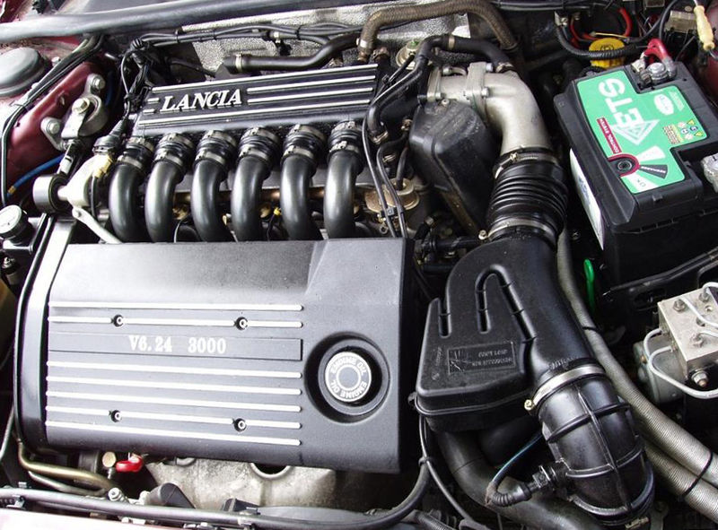 800px-Lancia_kappa_coupe_3,0.jpg