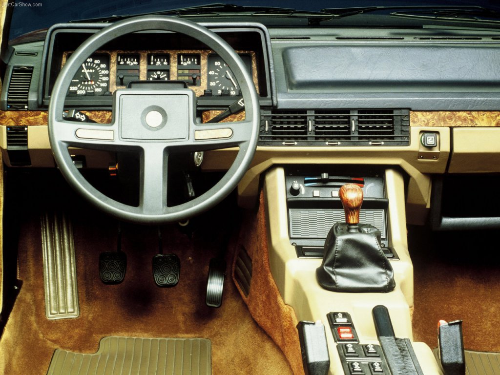 Alfa_Romeo-Alfa_6_1983_interni.jpg