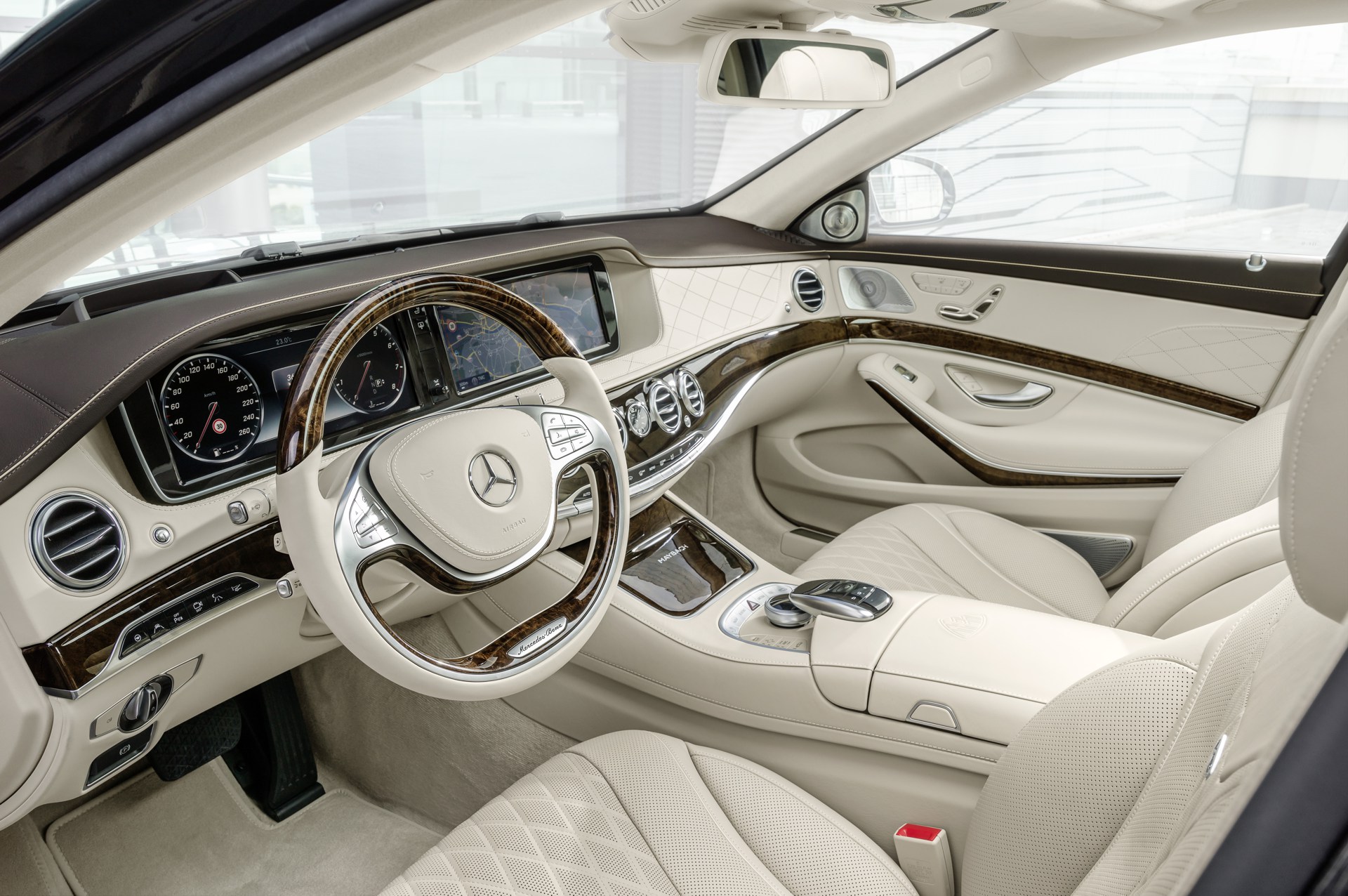 Mercedes-Maybach-Clase-S-2015-interior-03.jpg